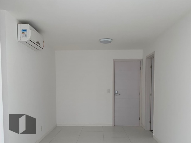 Apartamento à venda com 2 quartos, 67m² - Foto 1