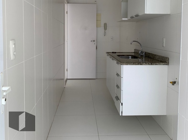 Apartamento à venda com 2 quartos, 67m² - Foto 12