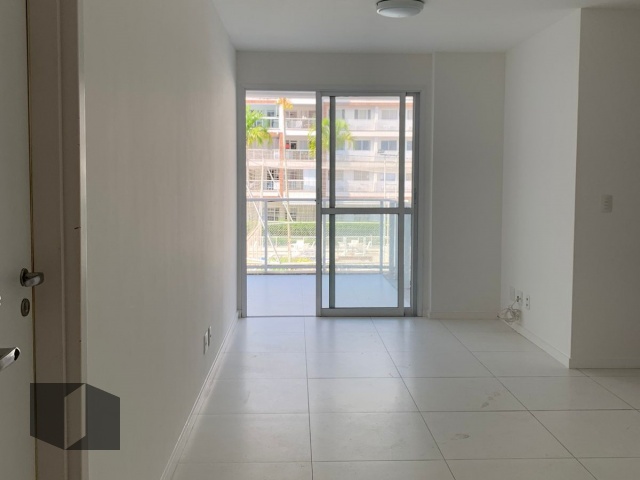 Apartamento à venda com 2 quartos, 69m² - Foto 1