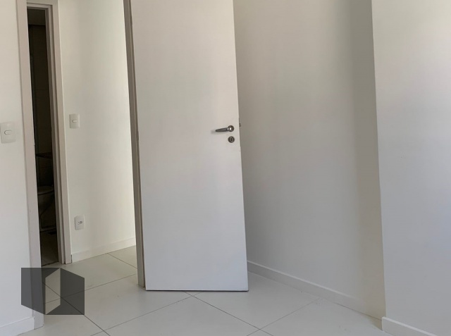 Apartamento à venda com 2 quartos, 69m² - Foto 10