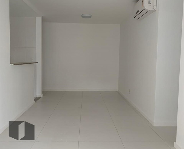 Apartamento à venda com 3 quartos, 83m² - Foto 2