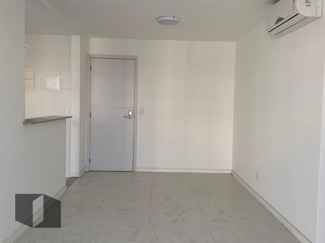 Apartamento à venda com 2 quartos, 69m² - Foto 2