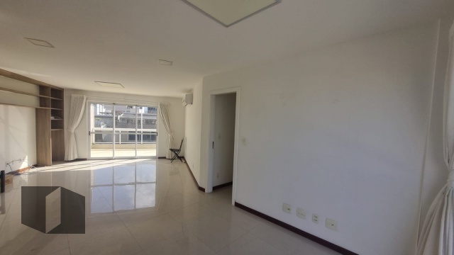 Cobertura à venda com 3 quartos, 249m² - Foto 4