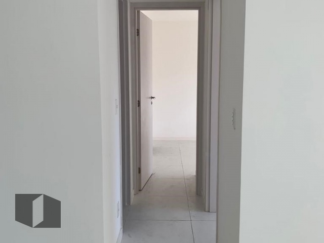 Apartamento à venda com 2 quartos, 67m² - Foto 5