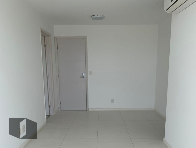 Apartamento à venda com 2 quartos, 67m² - Foto 2