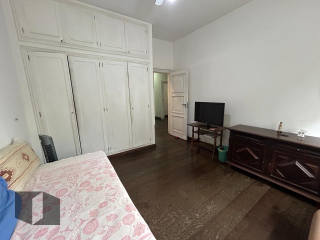 Apartamento à venda com 4 quartos, 225m² - Foto 9