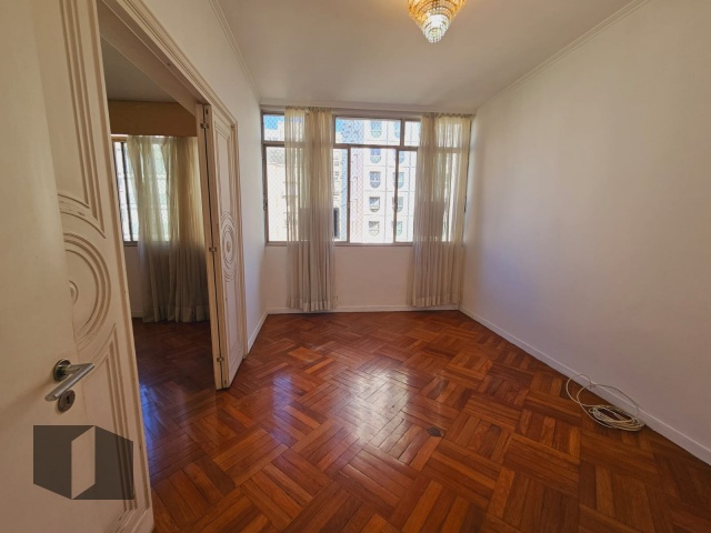 Apartamento à venda com 4 quartos, 180m² - Foto 7