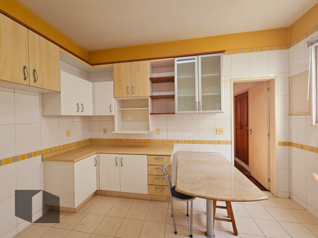 Apartamento à venda com 4 quartos, 180m² - Foto 19