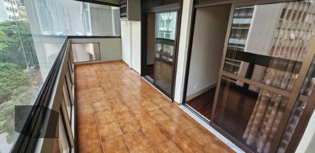 Apartamento à venda com 3 quartos, 104m² - Foto 1