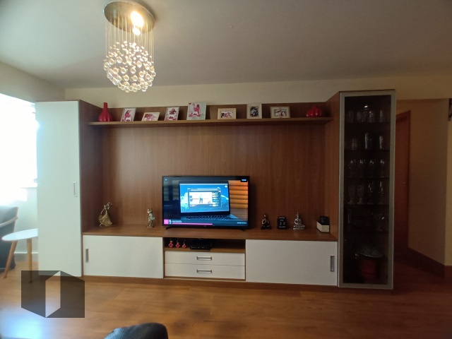 Apartamento à venda com 3 quartos, 130m² - Foto 2