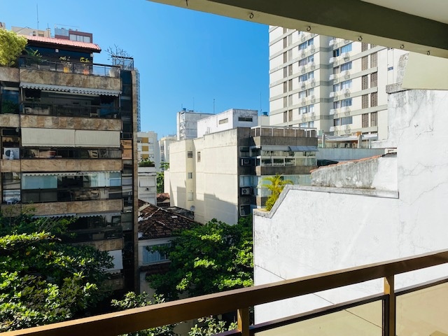 Apartamento à venda com 3 quartos, 136m² - Foto 6