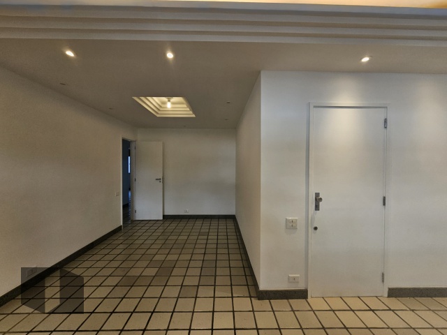 Apartamento para alugar com 3 quartos, 138m² - Foto 3