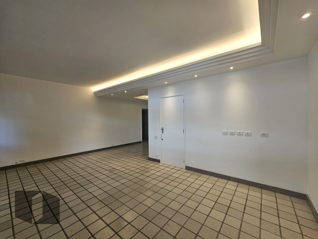 Apartamento para alugar com 3 quartos, 138m² - Foto 4