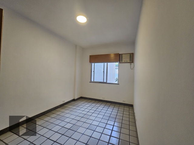 Apartamento para alugar com 3 quartos, 138m² - Foto 12