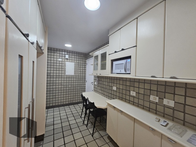 Apartamento para alugar com 3 quartos, 138m² - Foto 21