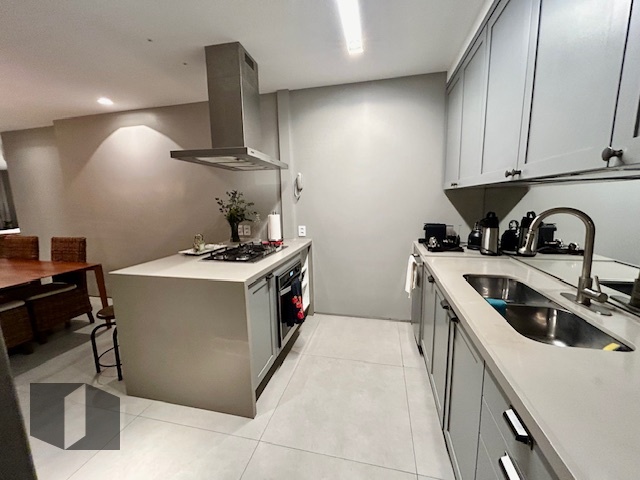 Apartamento à venda com 3 quartos, 150m² - Foto 17