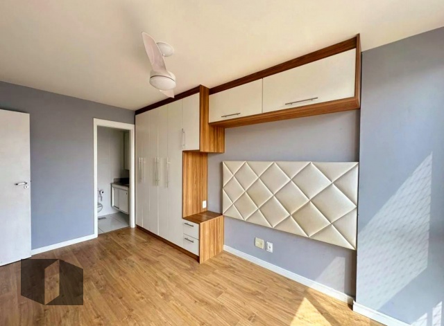 Apartamento à venda com 2 quartos, 70m² - Foto 4