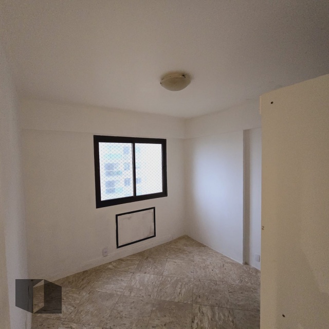 Apartamento para alugar com 4 quartos, 154m² - Foto 4