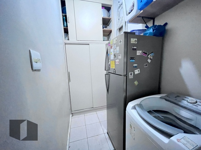 Apartamento à venda com 2 quartos, 60m² - Foto 13