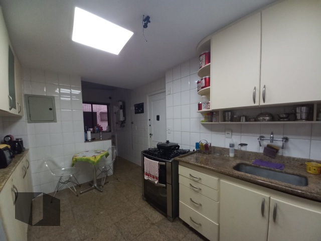 Apartamento para alugar com 4 quartos, 191m² - Foto 17