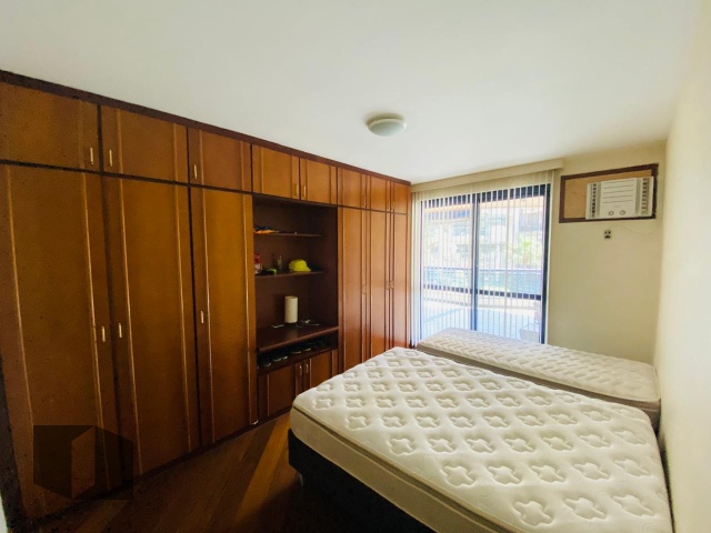 Apartamento à venda com 3 quartos, 199m² - Foto 19