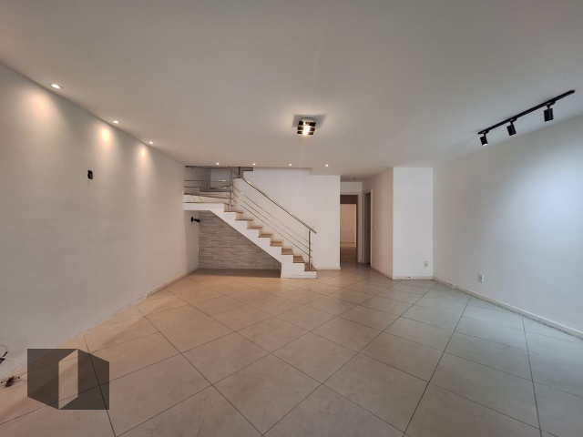 Casa à venda com 3 quartos, 254m² - Foto 11