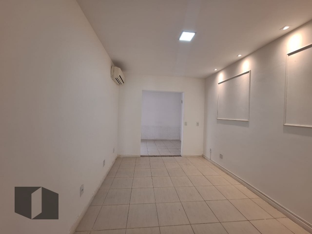 Casa à venda com 3 quartos, 254m² - Foto 15