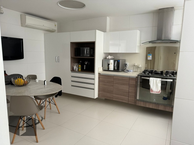 Apartamento à venda com 4 quartos, 270m² - Foto 11