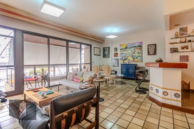 Apartamento à venda com 3 quartos, 137m² - Foto 3