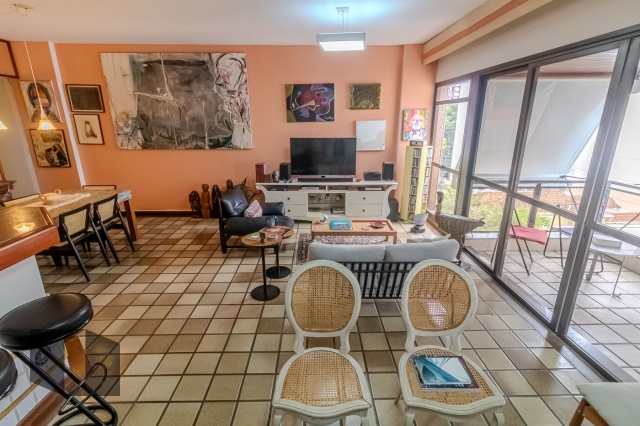 Apartamento à venda com 3 quartos, 137m² - Foto 4