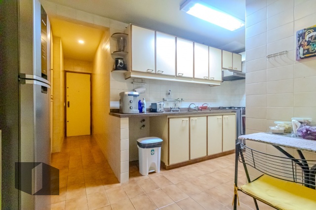 Apartamento à venda com 3 quartos, 137m² - Foto 19