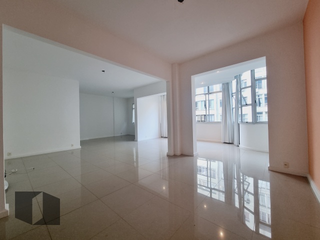 Apartamento à venda com 3 quartos, 211m² - Foto 1