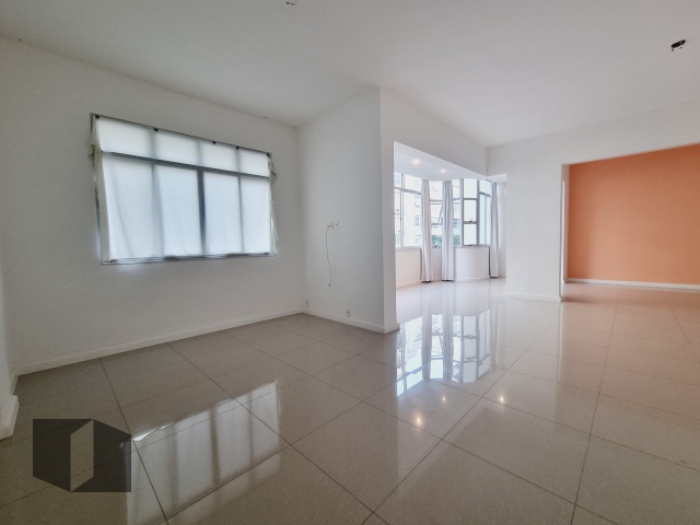 Apartamento à venda com 3 quartos, 211m² - Foto 2