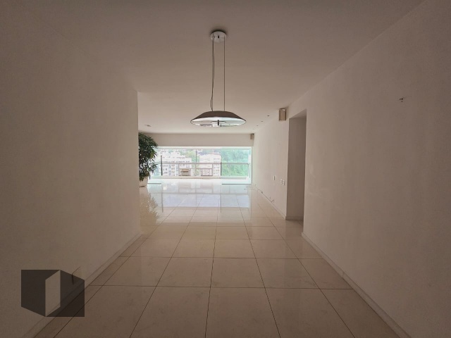 Apartamento à venda com 4 quartos, 166m² - Foto 2