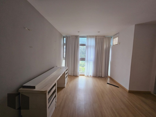 Apartamento à venda com 4 quartos, 166m² - Foto 9