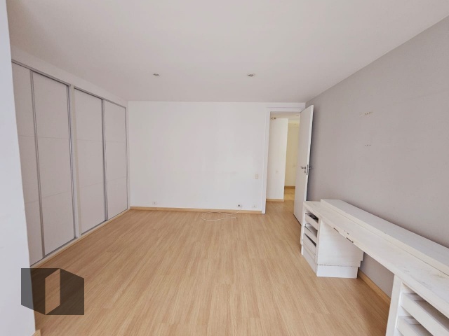 Apartamento à venda com 4 quartos, 166m² - Foto 10