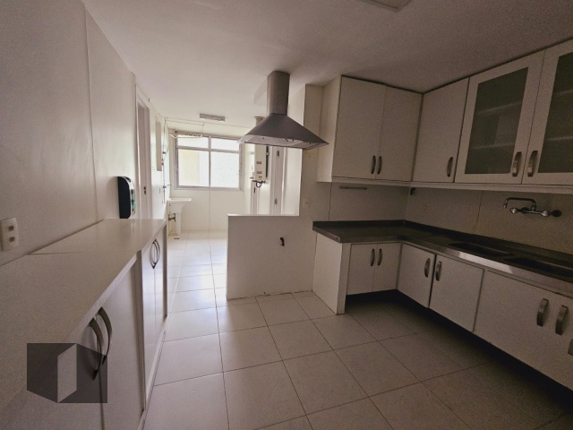 Apartamento à venda com 4 quartos, 166m² - Foto 17