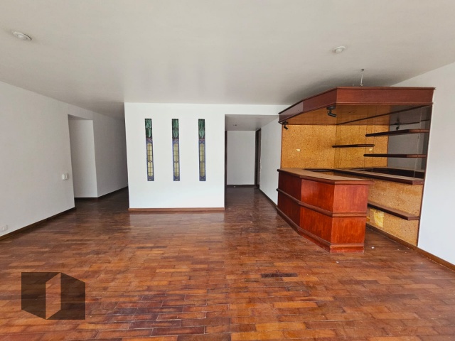 Apartamento para alugar com 4 quartos, 166m² - Foto 2