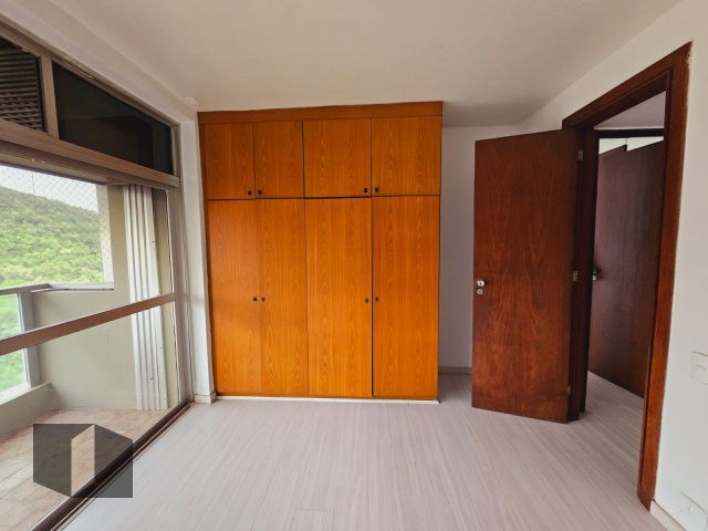 Apartamento para alugar com 4 quartos, 166m² - Foto 11