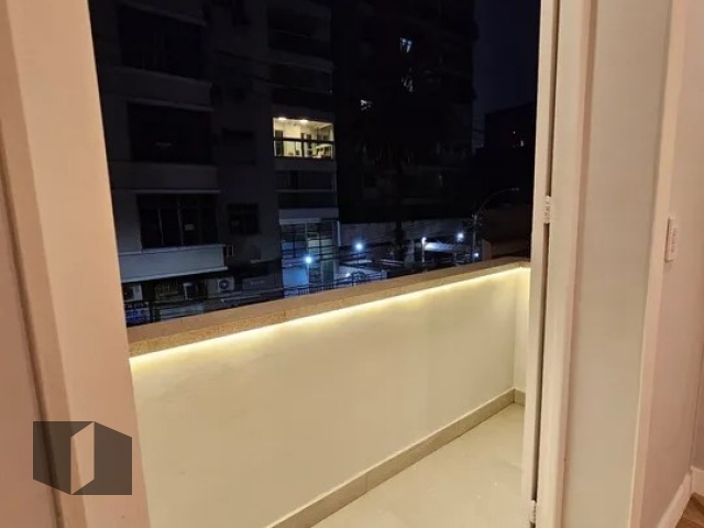 Apartamento à venda com 3 quartos, 85m² - Foto 2