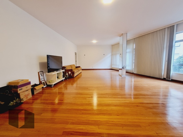 Apartamento à venda com 4 quartos, 210m² - Foto 2