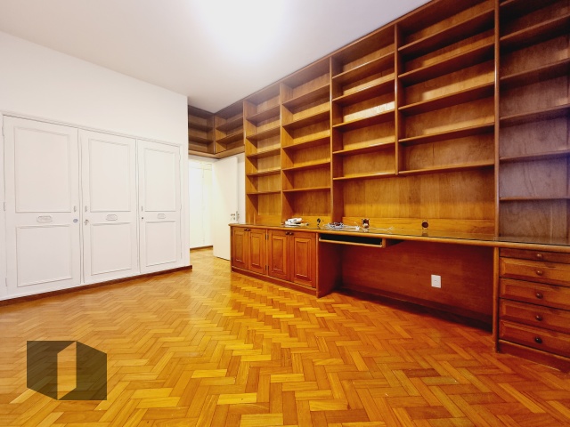 Apartamento à venda com 4 quartos, 210m² - Foto 17