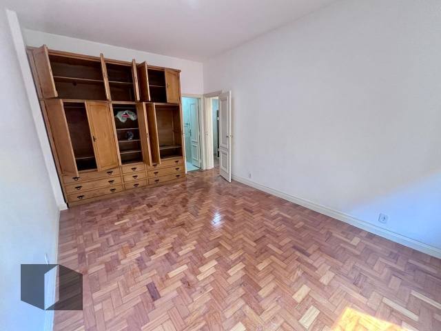 Apartamento à venda com 3 quartos, 125m² - Foto 4