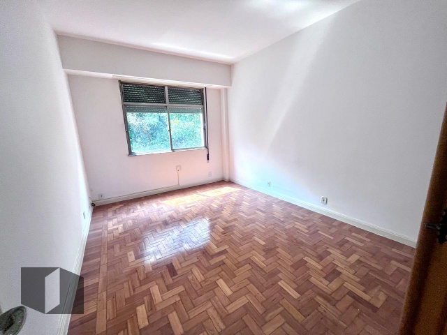 Apartamento à venda com 3 quartos, 125m² - Foto 7