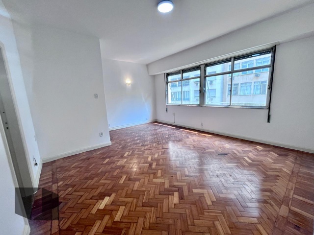 Apartamento à venda com 3 quartos, 125m² - Foto 1