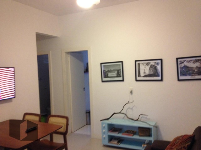 Apartamento à venda com 2 quartos, 61m² - Foto 2