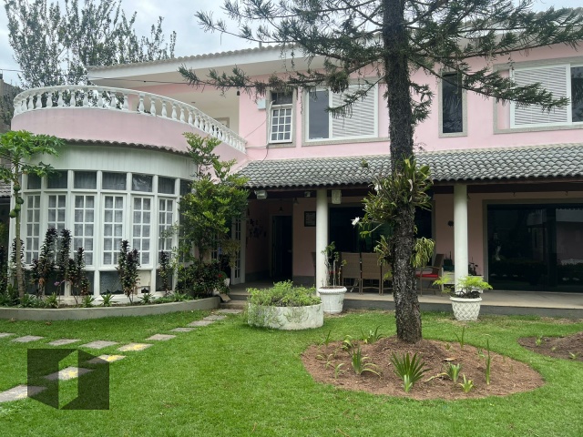 Casa de Condomínio à venda com 5 quartos, 822m² - Foto 1