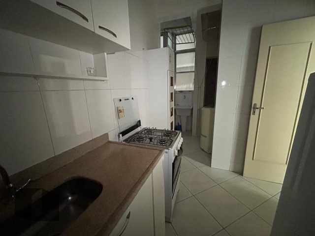 Apartamento à venda com 2 quartos, 72m² - Foto 10