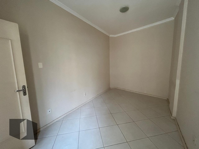 Apartamento à venda com 2 quartos, 72m² - Foto 5