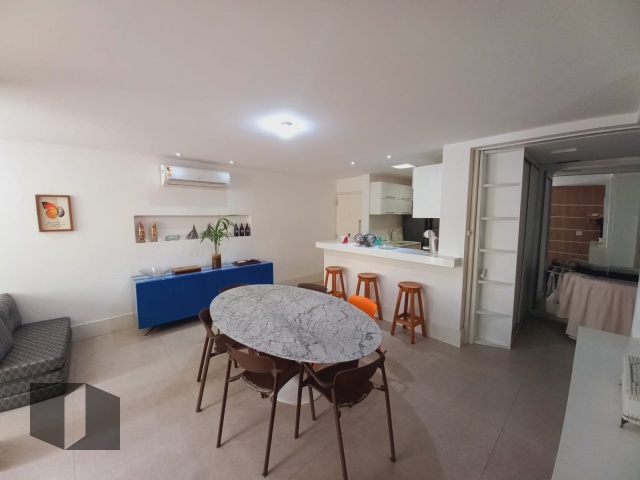 Apartamento à venda com 3 quartos, 85m² - Foto 2